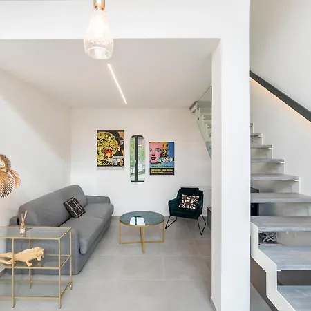 Urban Garden Lofts By Blue Velvet Livings 아파트