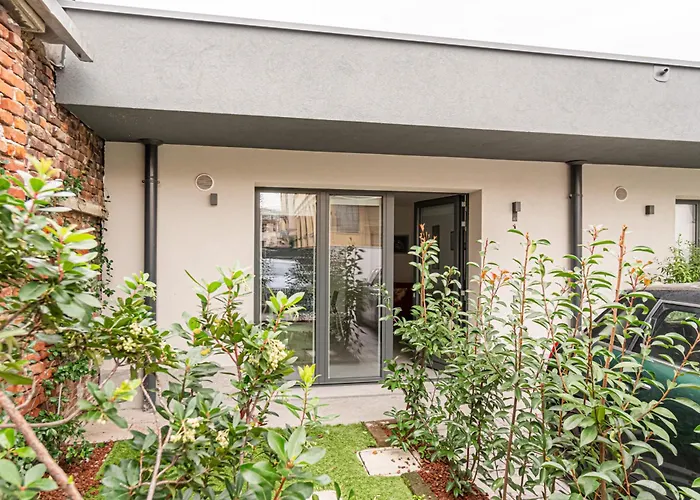 Urban Garden Lofts By Blue Velvet Livings דירה *